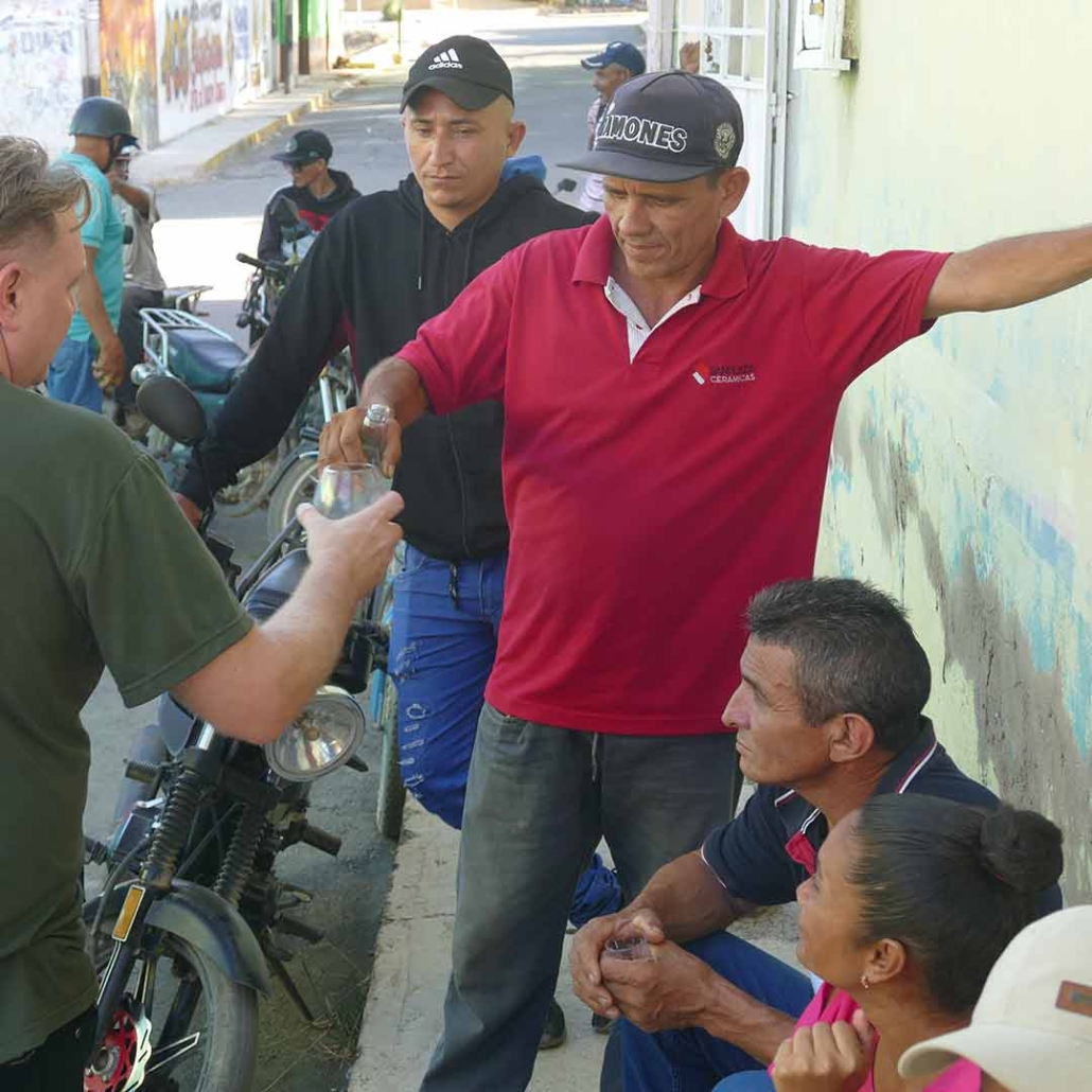 Cocuyeros en Siquisique Degustación de cocuy en la Cooperativa de Cocuy en Siquisique